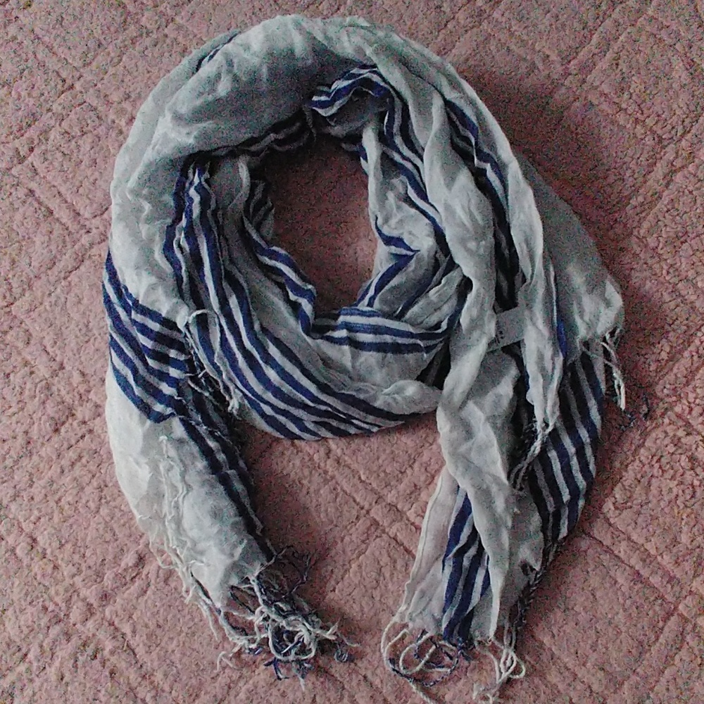 Long scarf